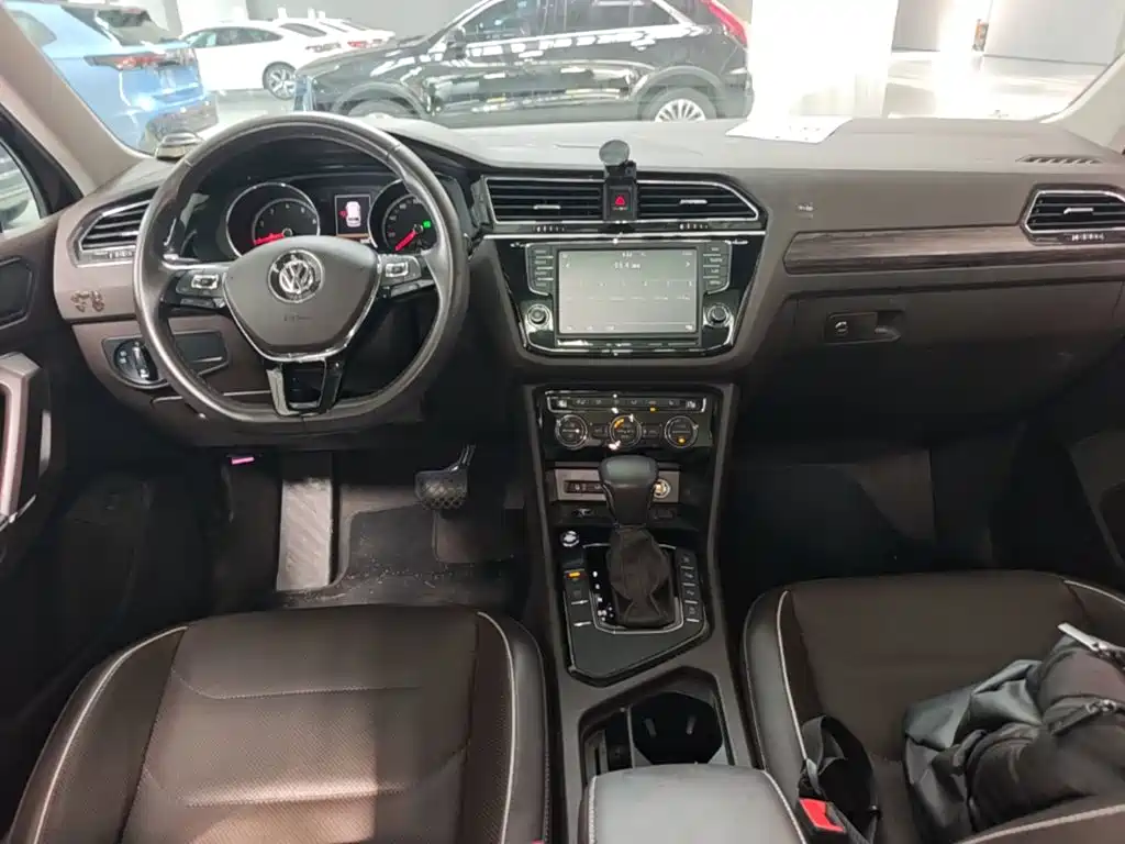 Volkswagen Tiguan L — миниатюра 14