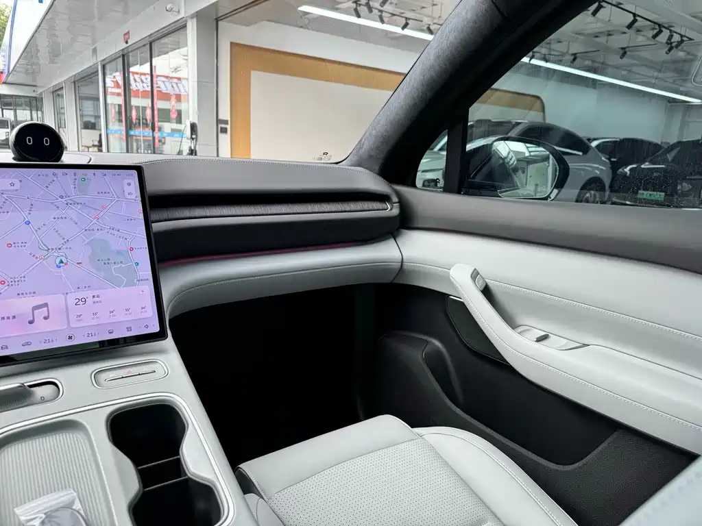 NIO ES6 — миниатюра 17