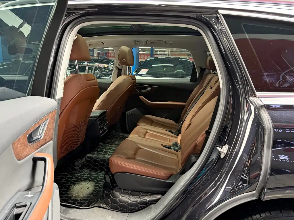 Audi Q7 — миниатюра 8