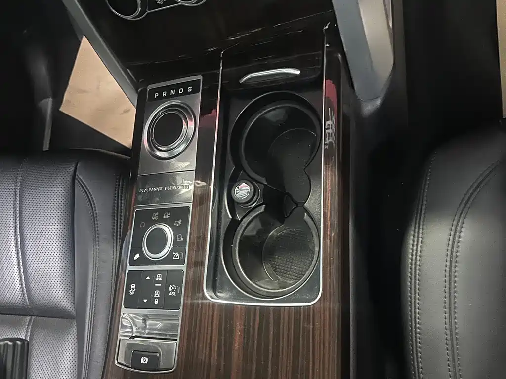 Land Rover Range Rover — миниатюра 6
