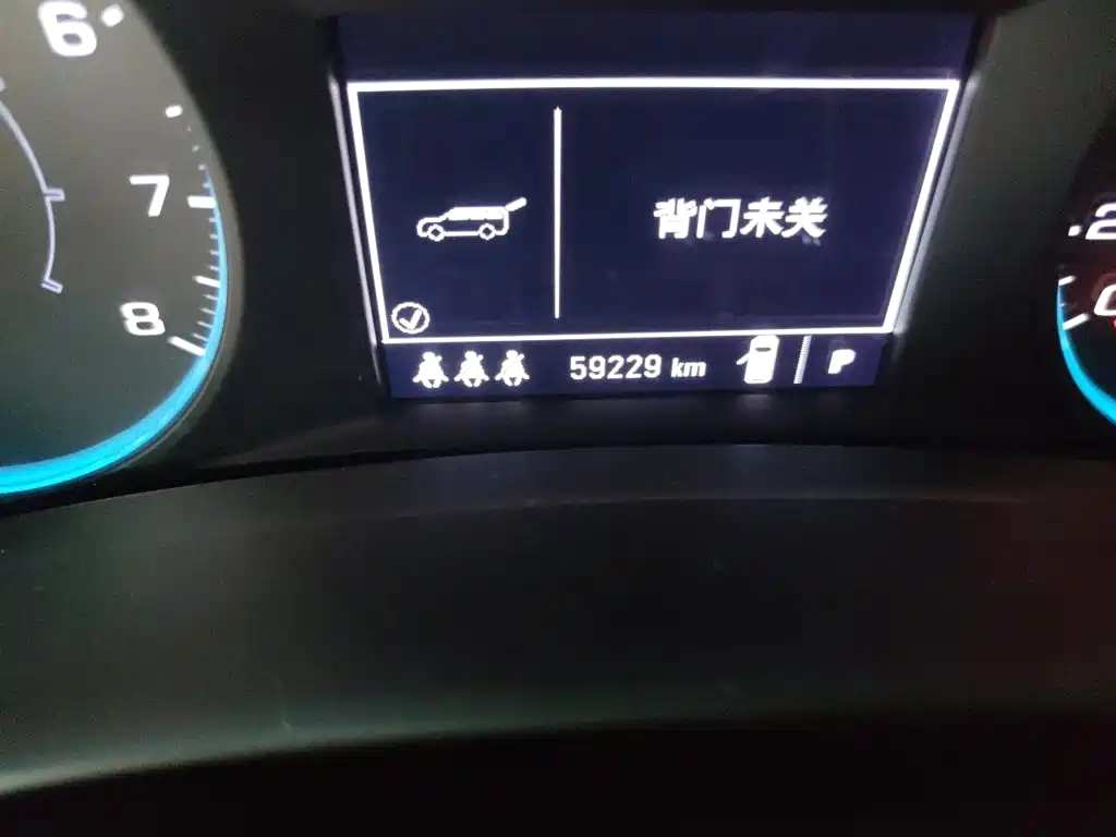 Chevrolet Equinox — миниатюра 13
