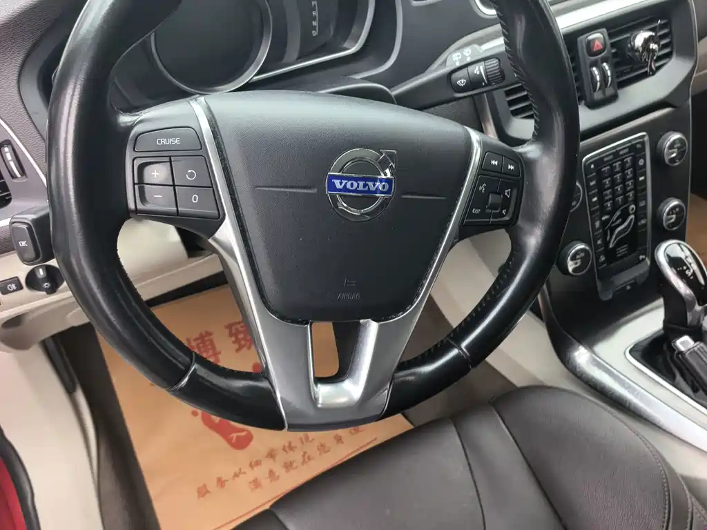 Volvo V40 — миниатюра 7