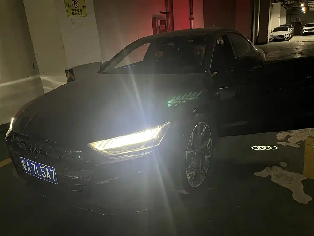 Audi A7L 2024