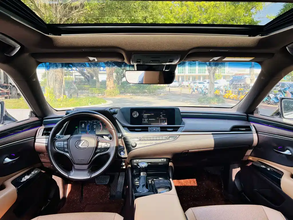 Lexus ES — миниатюра 11