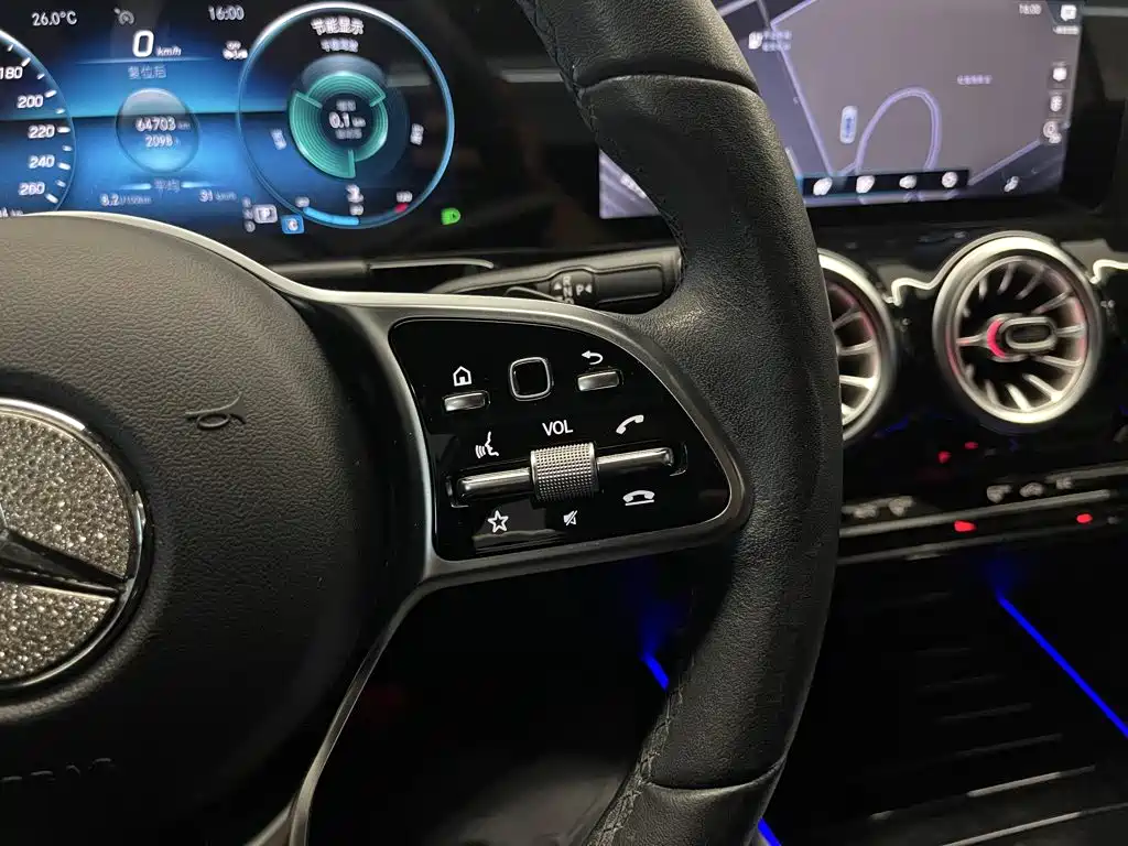 Mercedes-Benz GLA — миниатюра 22