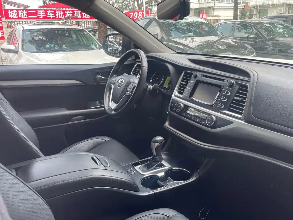 Toyota Highlander — миниатюра 11