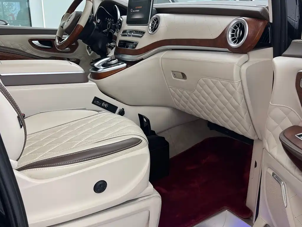 Mercedes-Benz V-Class V 2018 V 260 L Luxury Long Wheelbase VI