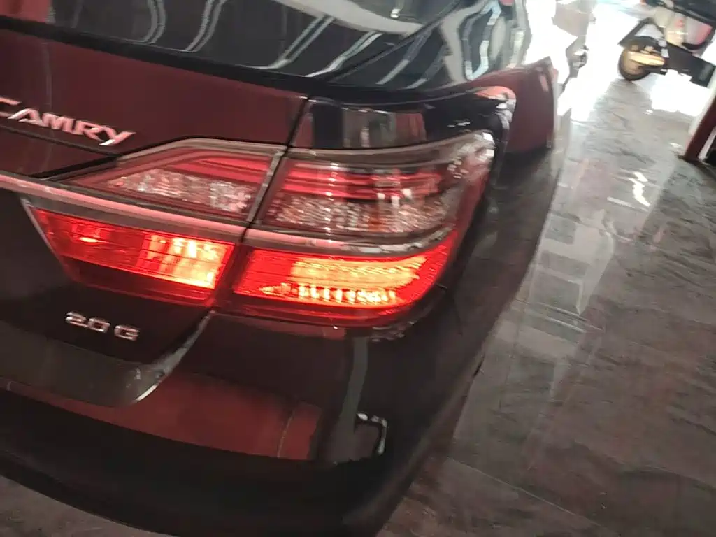 Toyota Camry — миниатюра 8