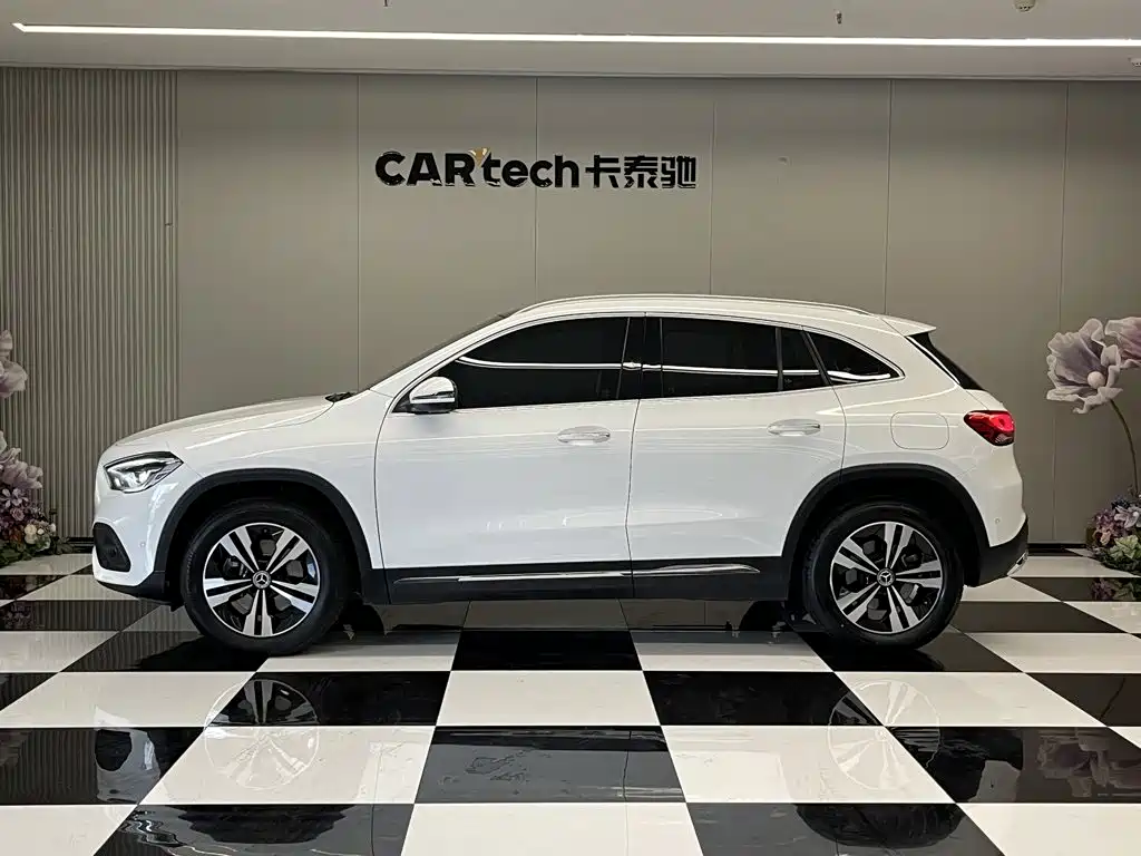 Mercedes-Benz GLA — миниатюра 8