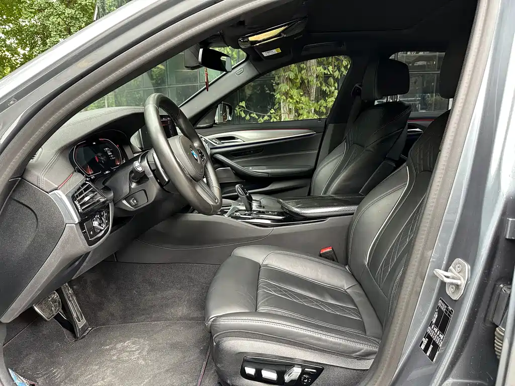 BMW 5 Series (Import) — миниатюра 9