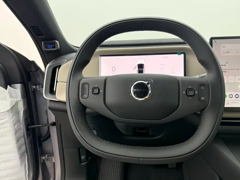 Volvo XC70 PHEV — миниатюра 8