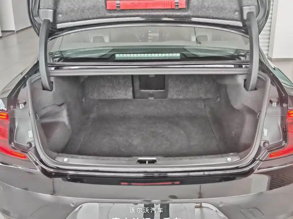 Volvo S90 — миниатюра 16