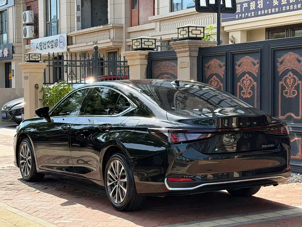 Lexus ES — миниатюра 7