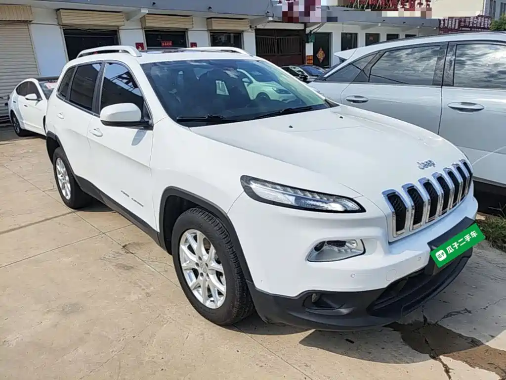 Jeep Cherokee — миниатюра 4