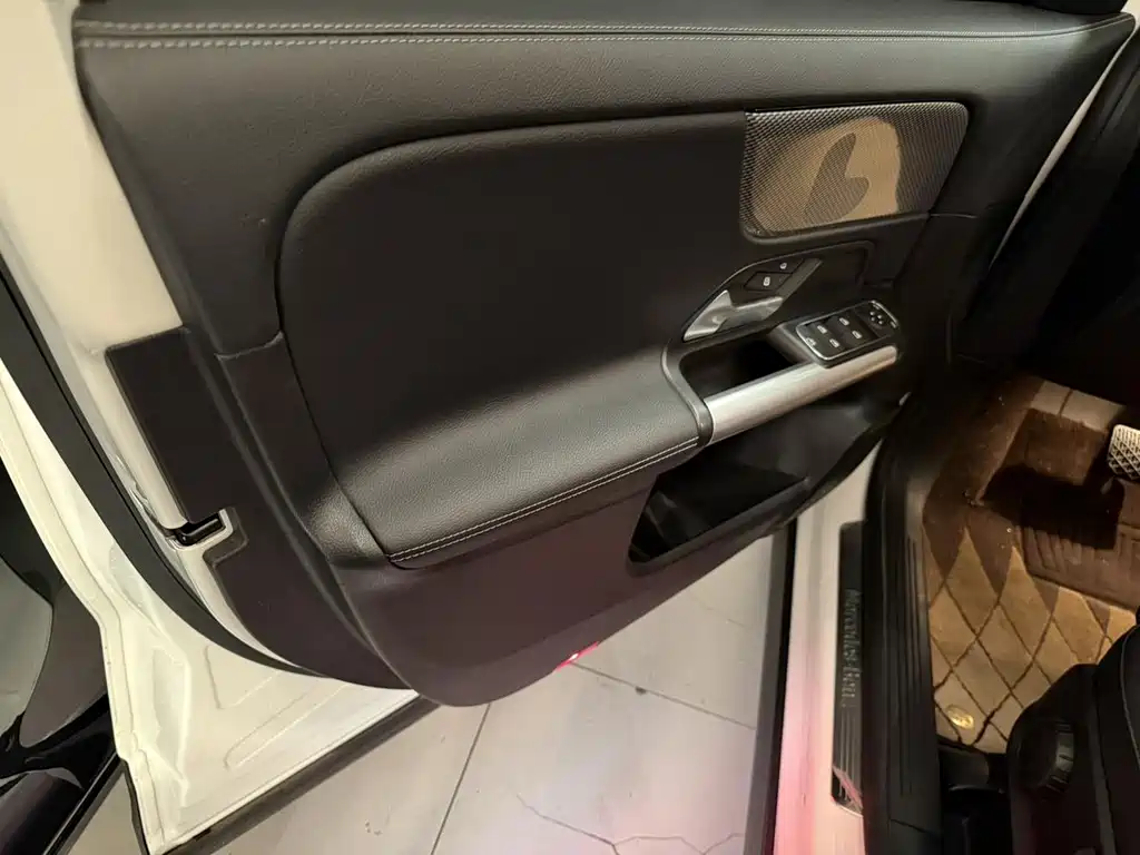 Mercedes-Benz GLA — миниатюра 8