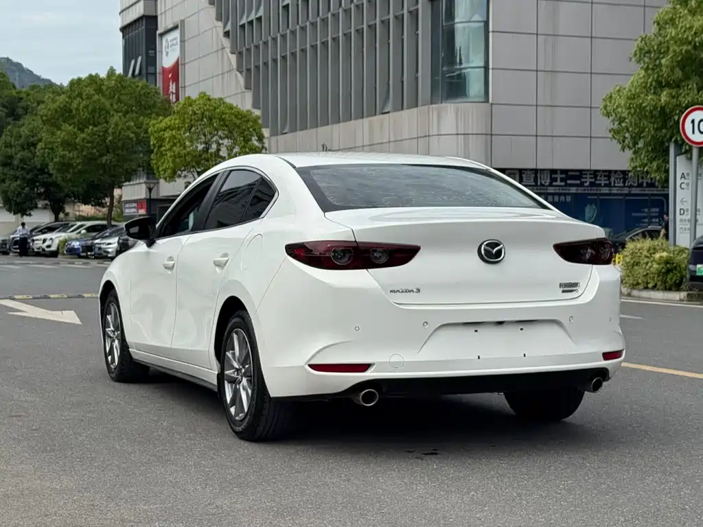 Mazda 3 Axela — миниатюра 11