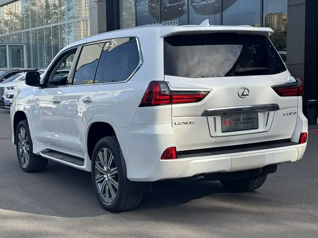 Lexus LX — миниатюра 6