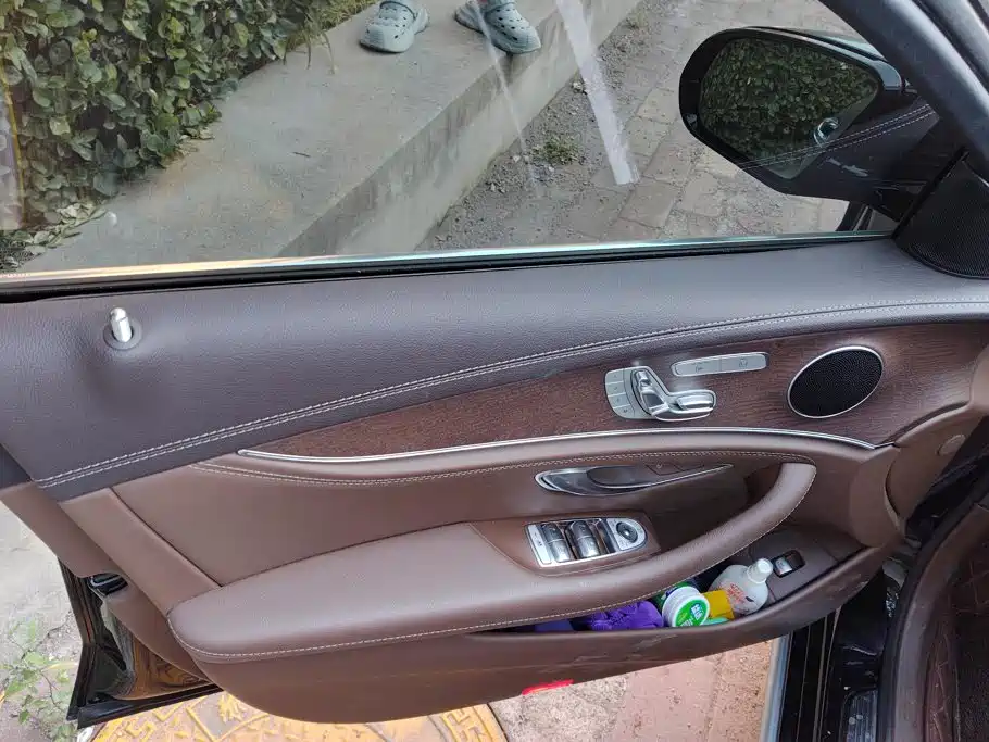 Mercedes-Benz E-Class — миниатюра 7