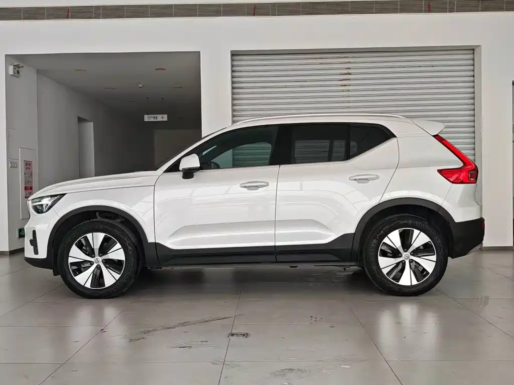 Volvo XC40 — миниатюра 5