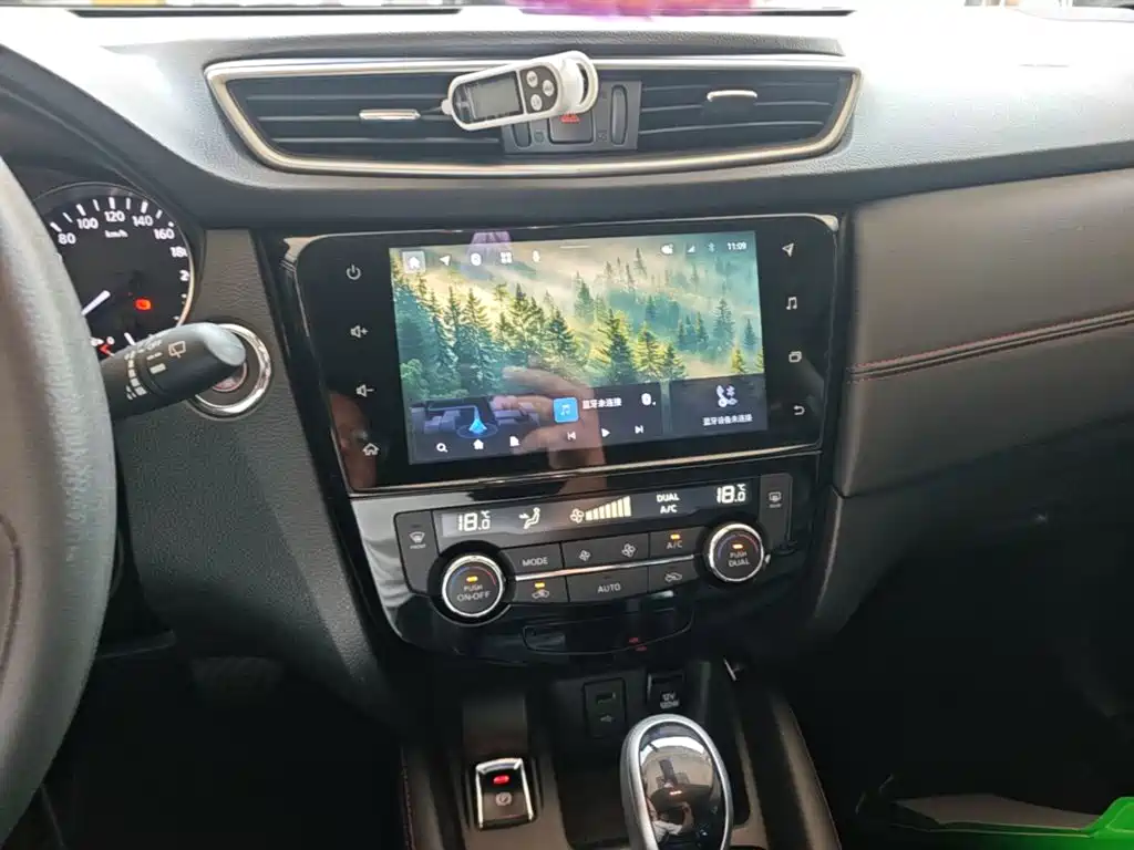 Nissan Qashqai — миниатюра 13