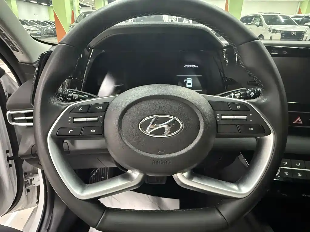 Hyundai Elantra — миниатюра 9