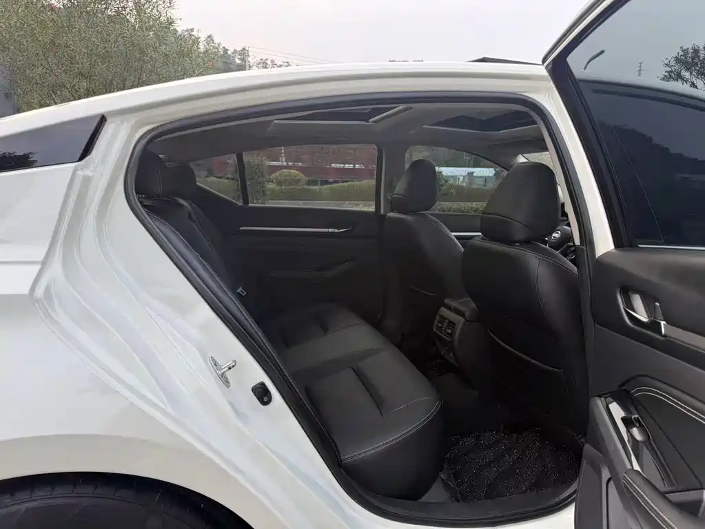 Nissan Teana — миниатюра 7