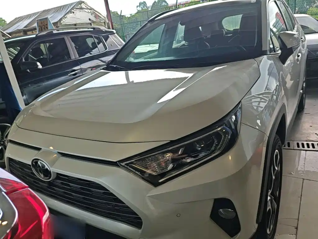 Toyota RAV4 — миниатюра 3