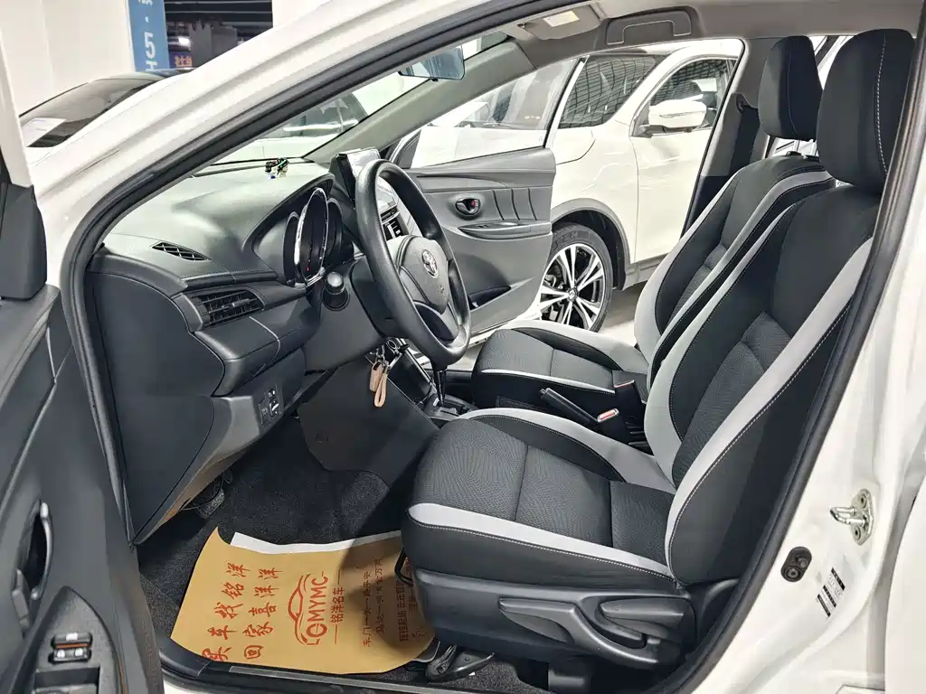 Toyota Yaris L — миниатюра 5