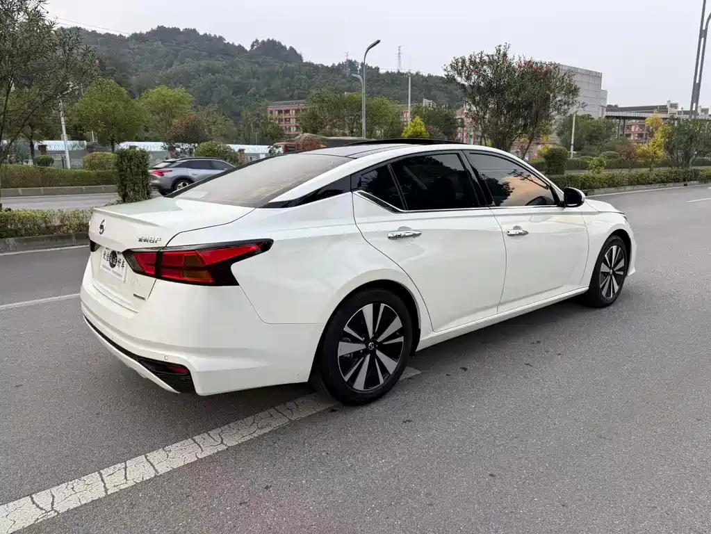 Nissan Teana — миниатюра 12
