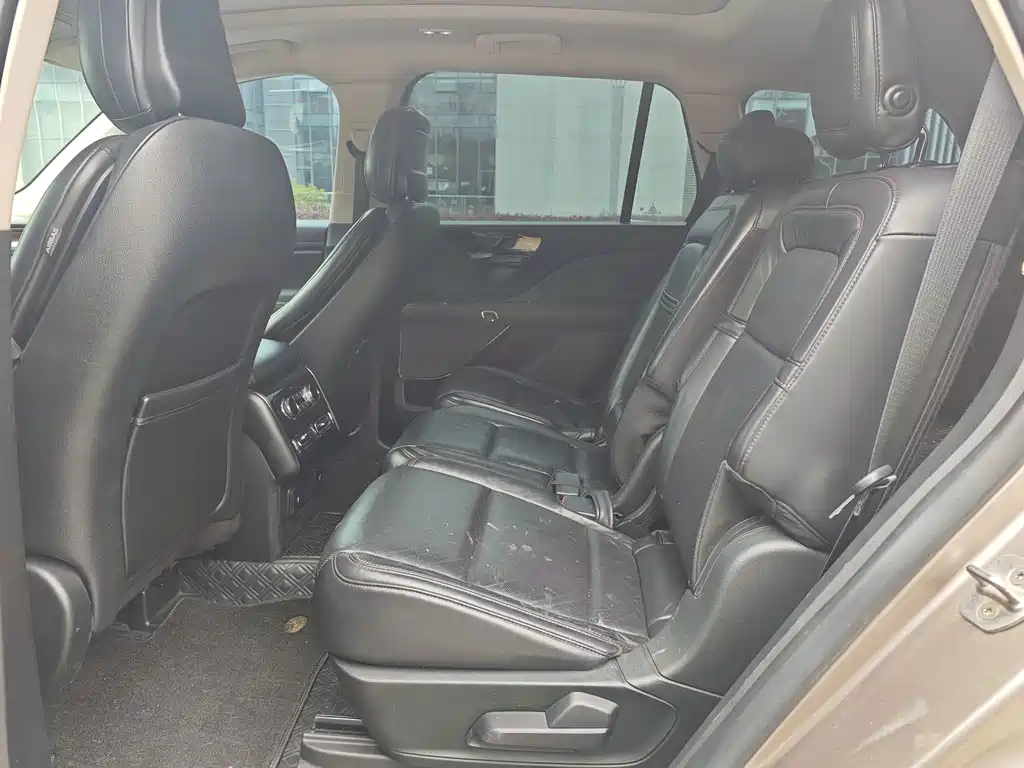 Lincoln Aviator — миниатюра 8
