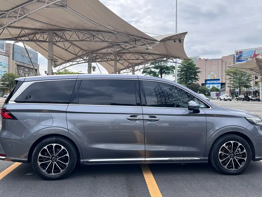 Roewe iMAX8 2021 400TGI Supreme