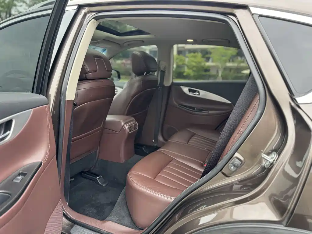 Infiniti QX50 2015 2.5L Enjoy