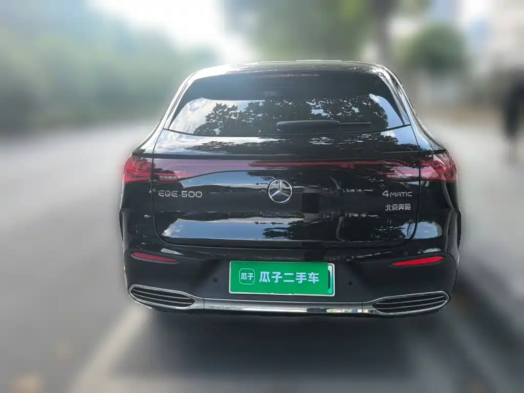 Mercedes-Benz EQE SUV — миниатюра 3