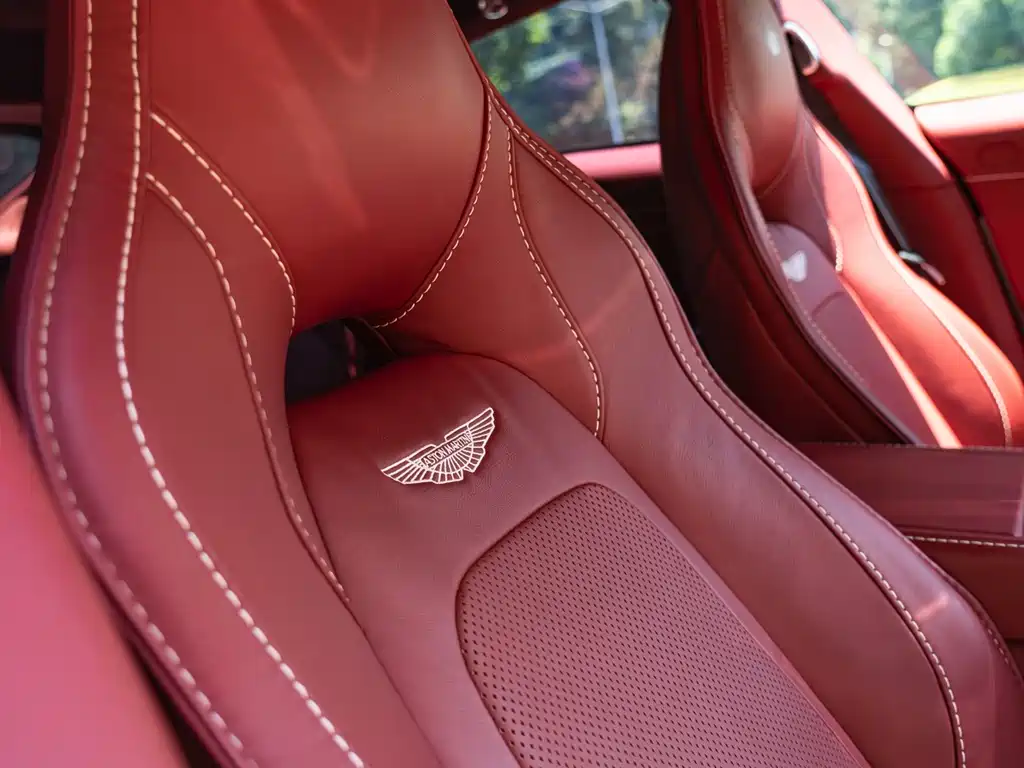 Aston Martin Rapide — миниатюра 25
