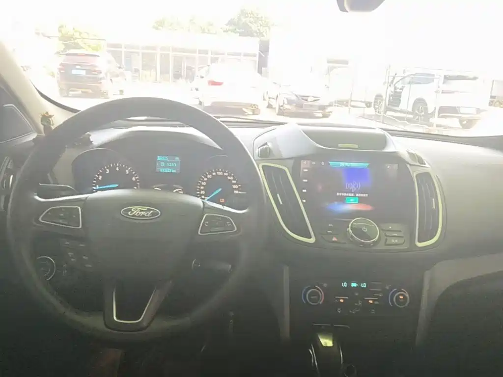 Ford Kuga — миниатюра 16