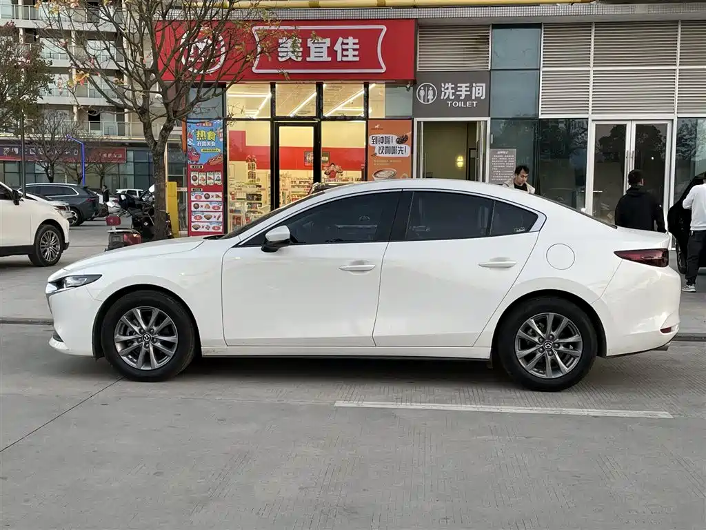 MAZDA 3 ANGKESAILA