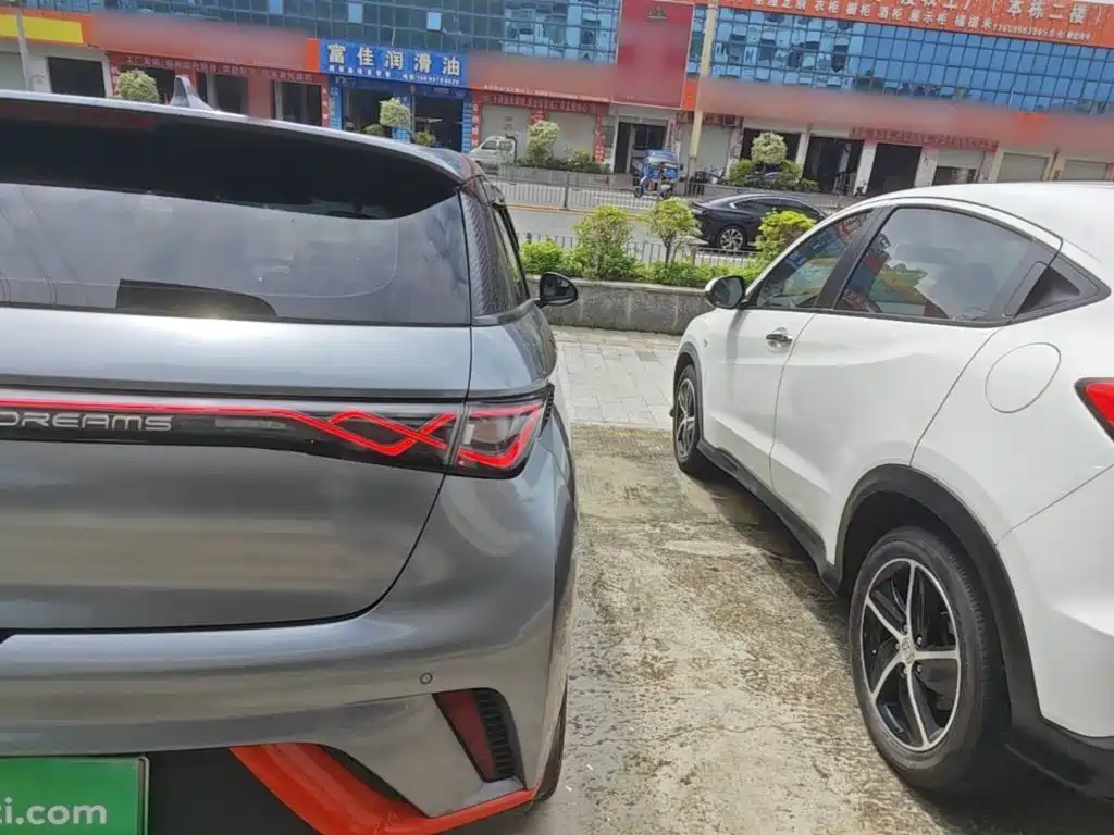 BYD Dolphin — миниатюра 8
