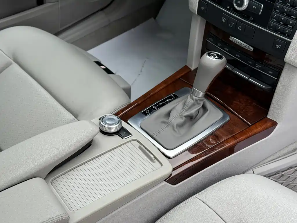Mercedes-Benz E-Class — миниатюра 15
