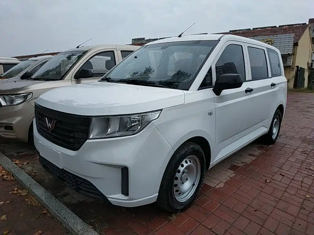 Wuling Hongguang PLUS — миниатюра 2