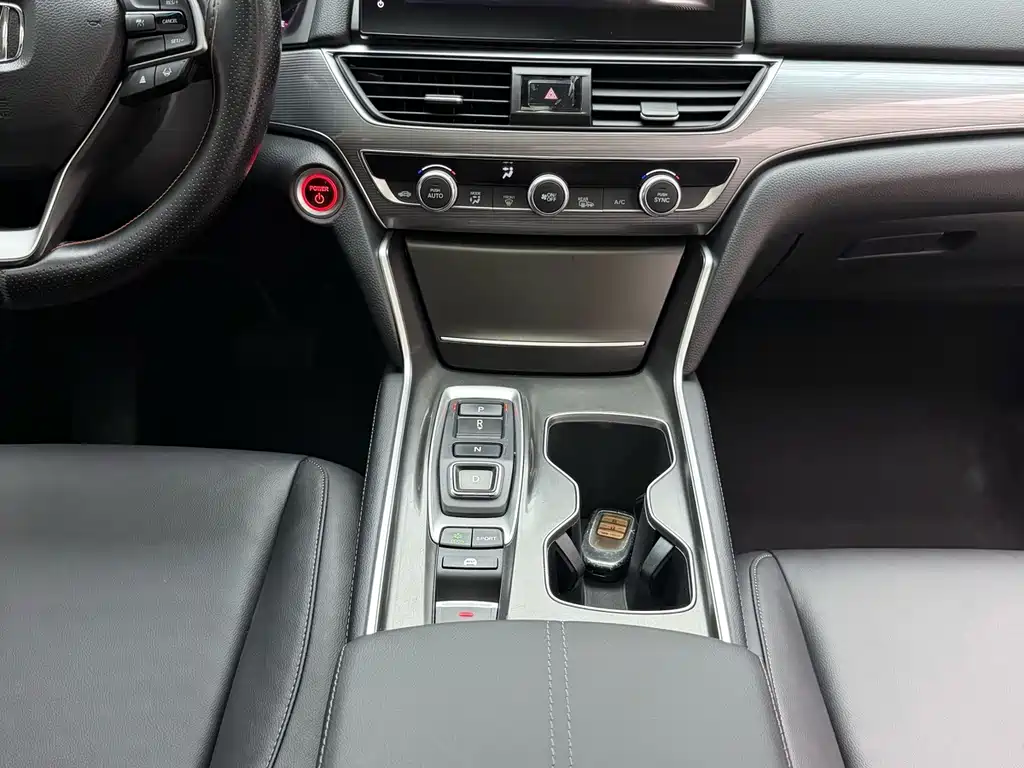 Honda Accord — миниатюра 13
