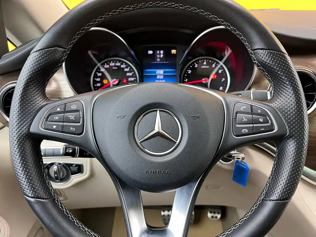 Mercedes-Benz V-Class — миниатюра 43