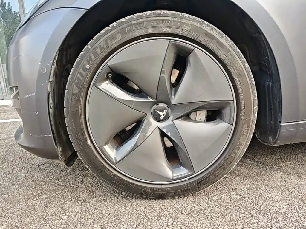 Tesla Model 3 — миниатюра 23