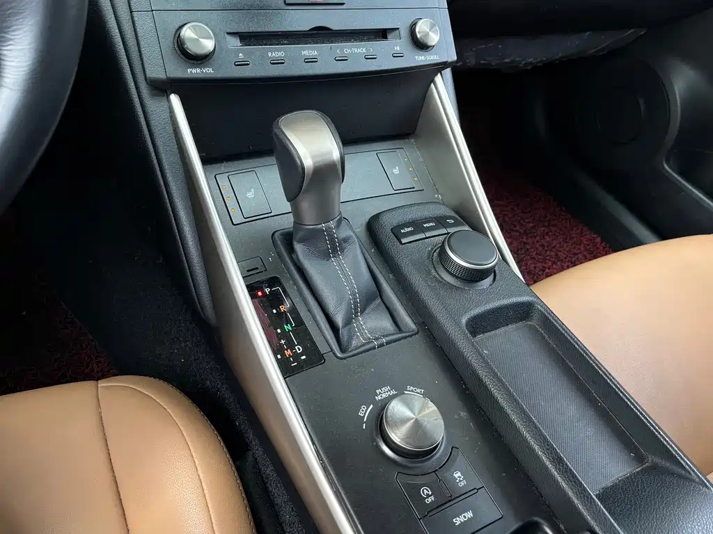 Lexus IS — миниатюра 10