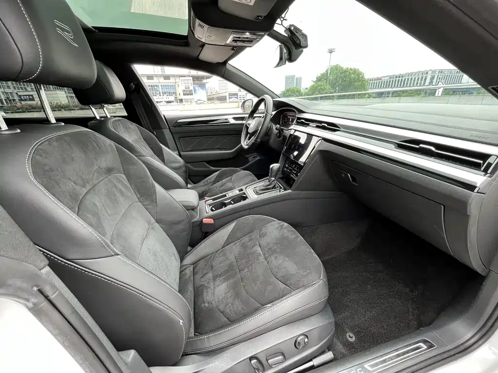 Volkswagen FAW - Passat CC CC 2021 330TSI