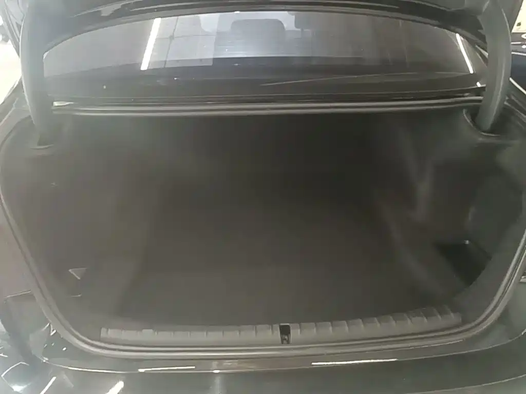 BMW 5 Series — миниатюра 19