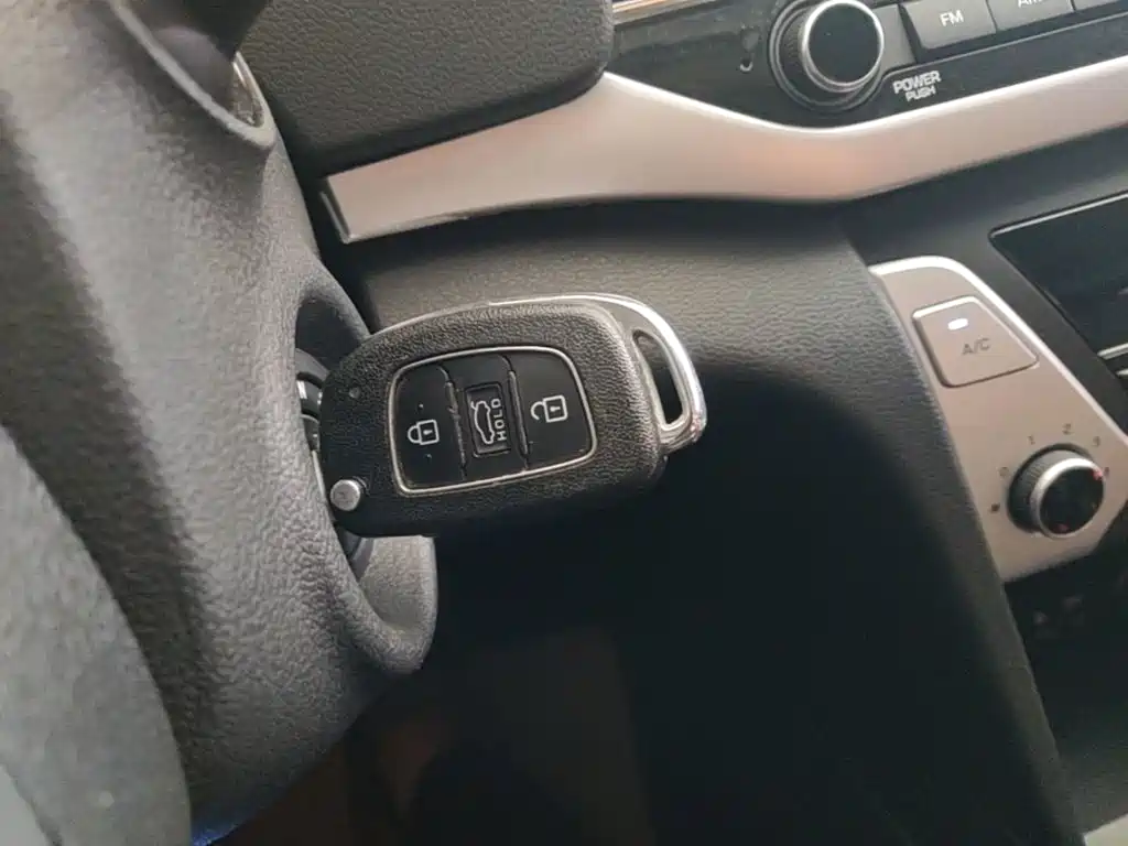 Hyundai Elantra — миниатюра 9