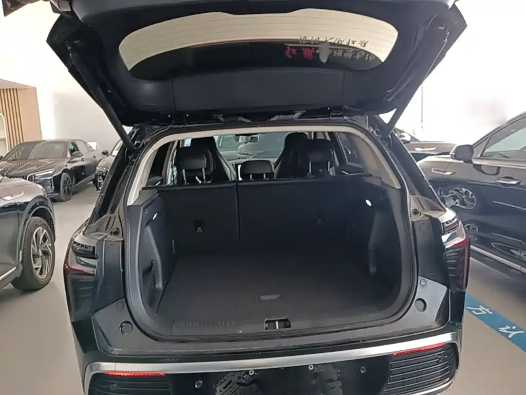 Hongqi Hongqi HS3 PHEV — миниатюра 19