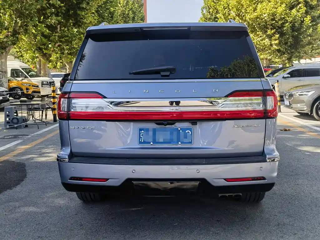 Lincoln Navigator — миниатюра 13