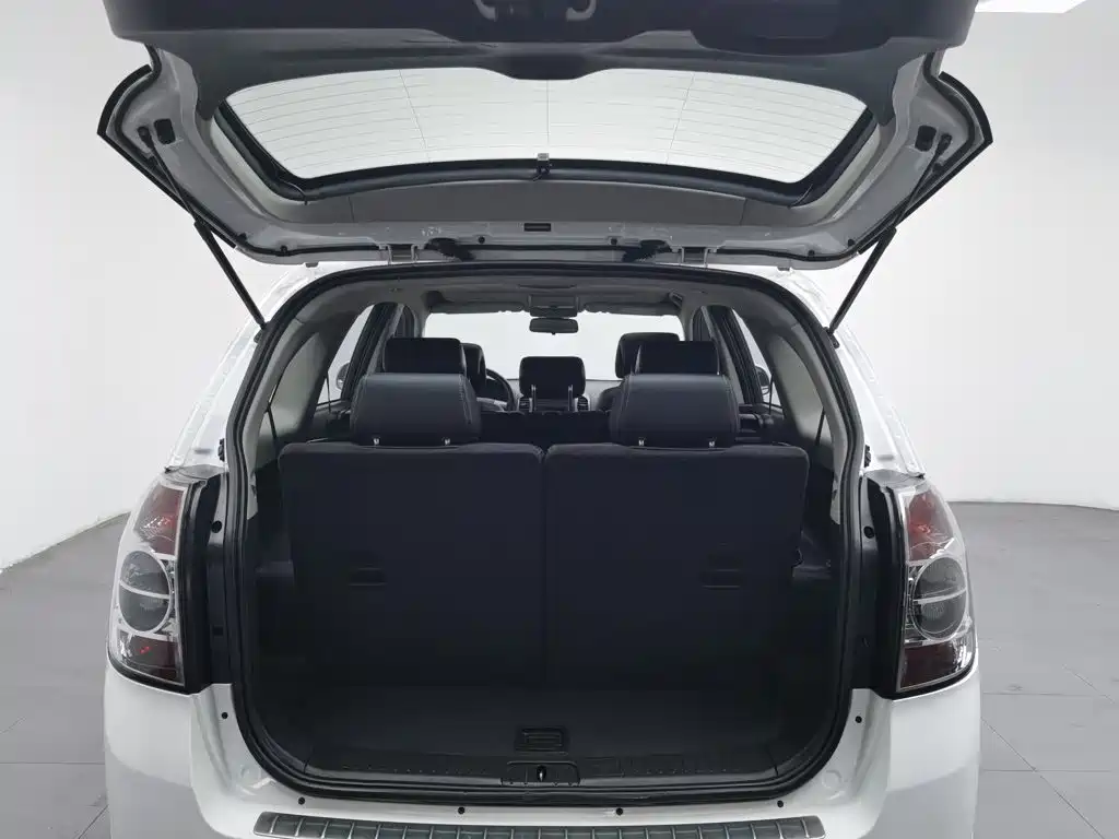 Chevrolet Captiva — миниатюра 16