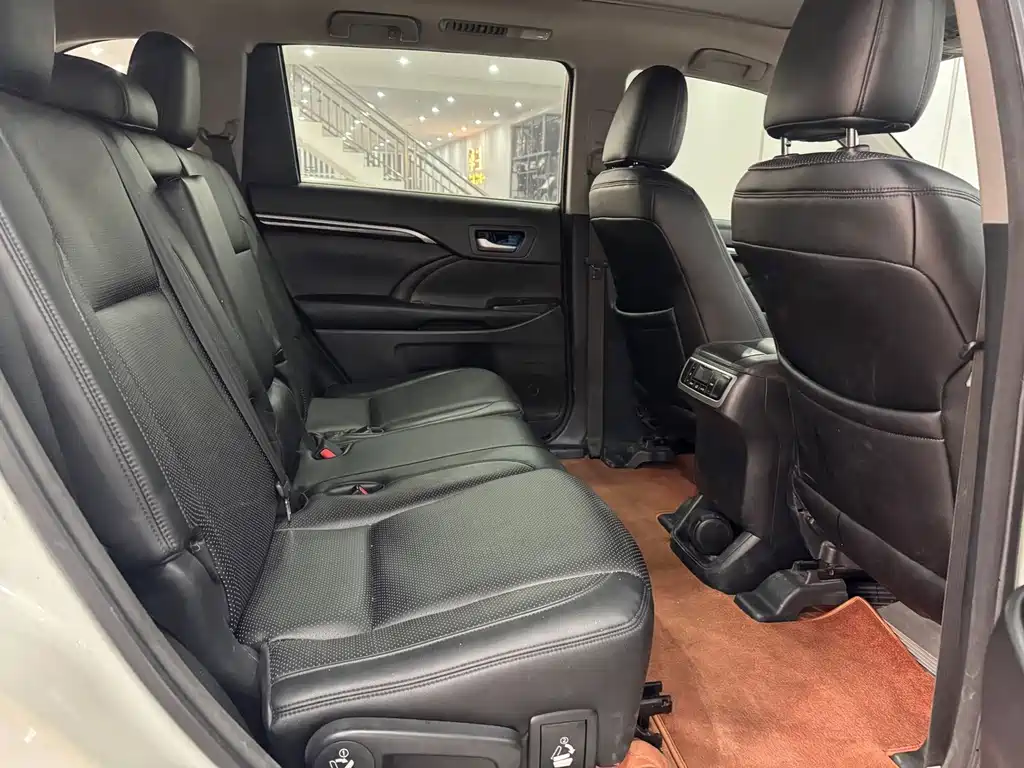 Toyota Highlander — миниатюра 11